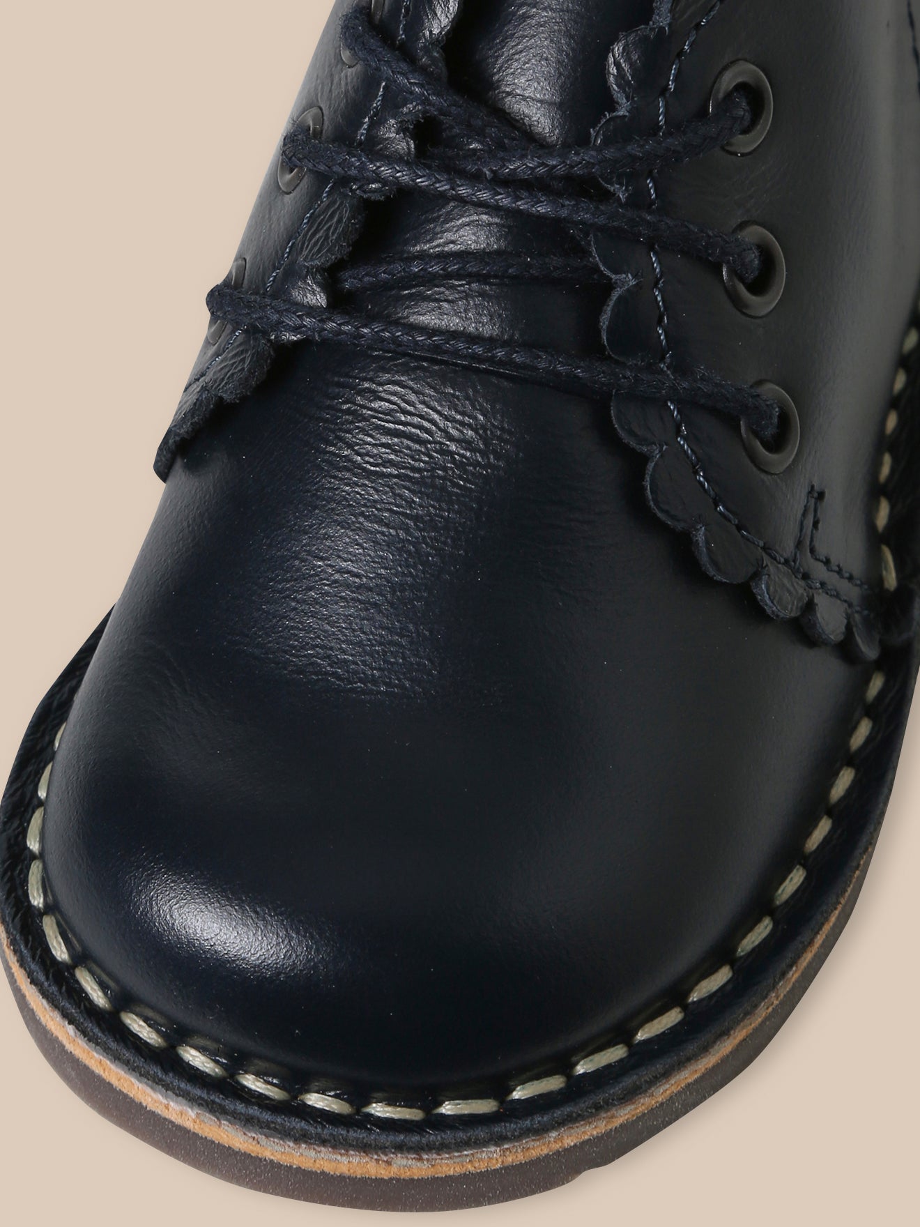 Geschulpte babybottines in leer
