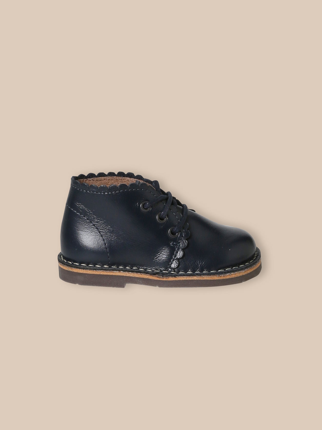 Geschulpte babybottines in leer