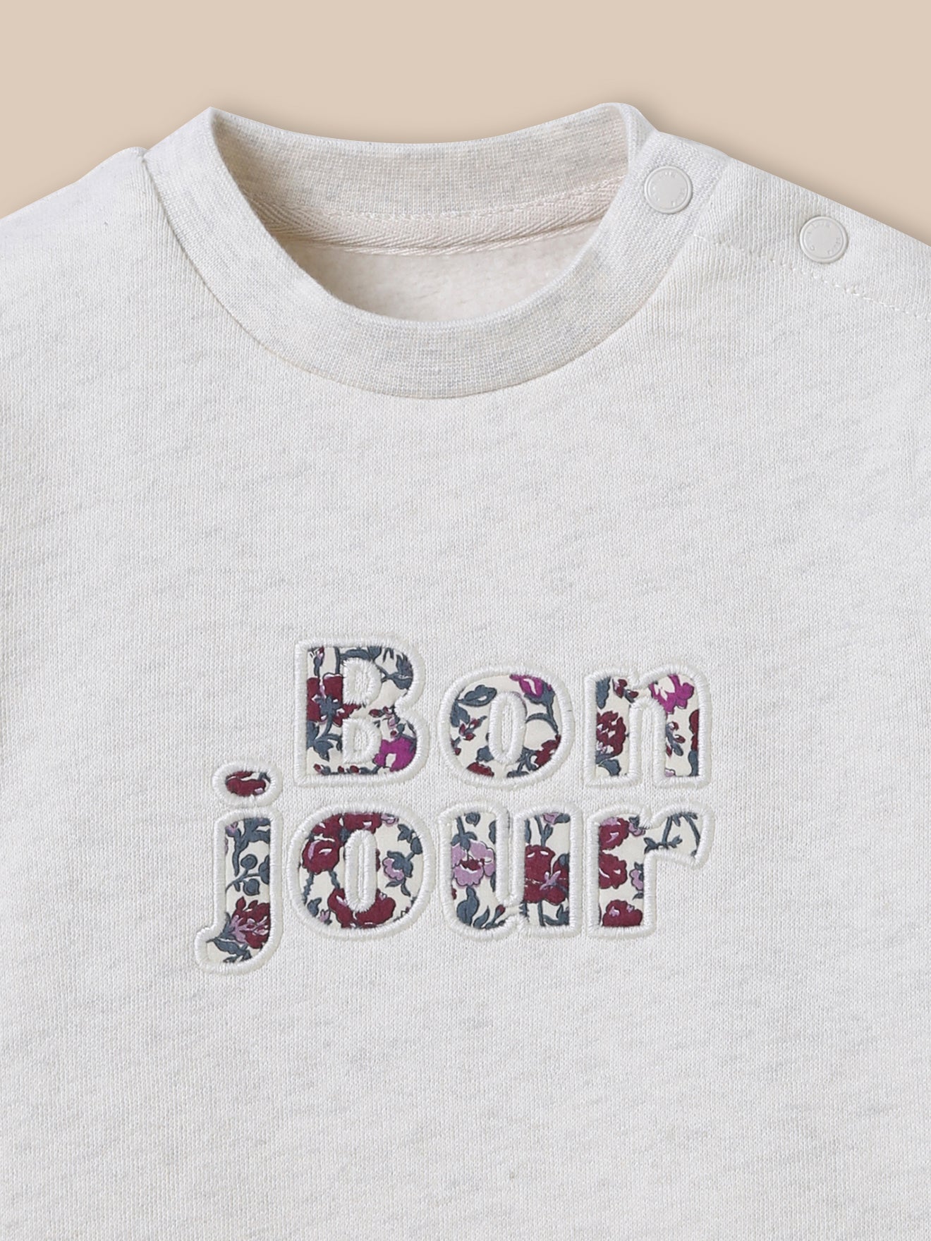Babysweater met letters in Liberty-stof - Biokatoen