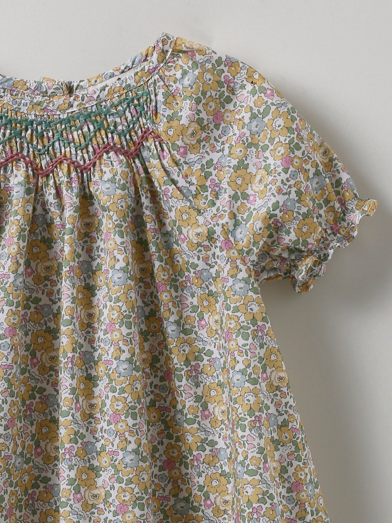 Babyjurk in Liberty-stof