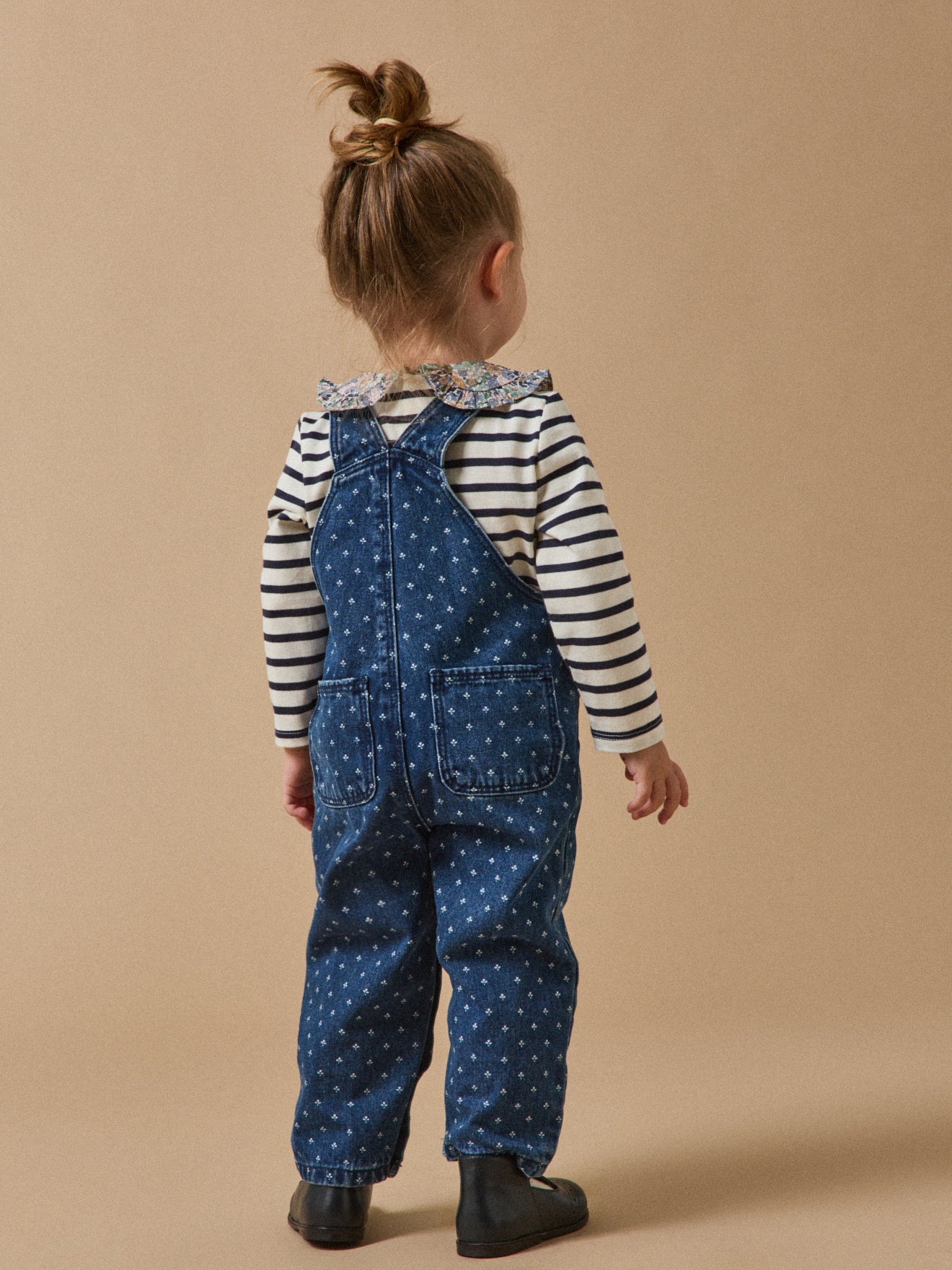 Bedrukte babysalopette in jeans
