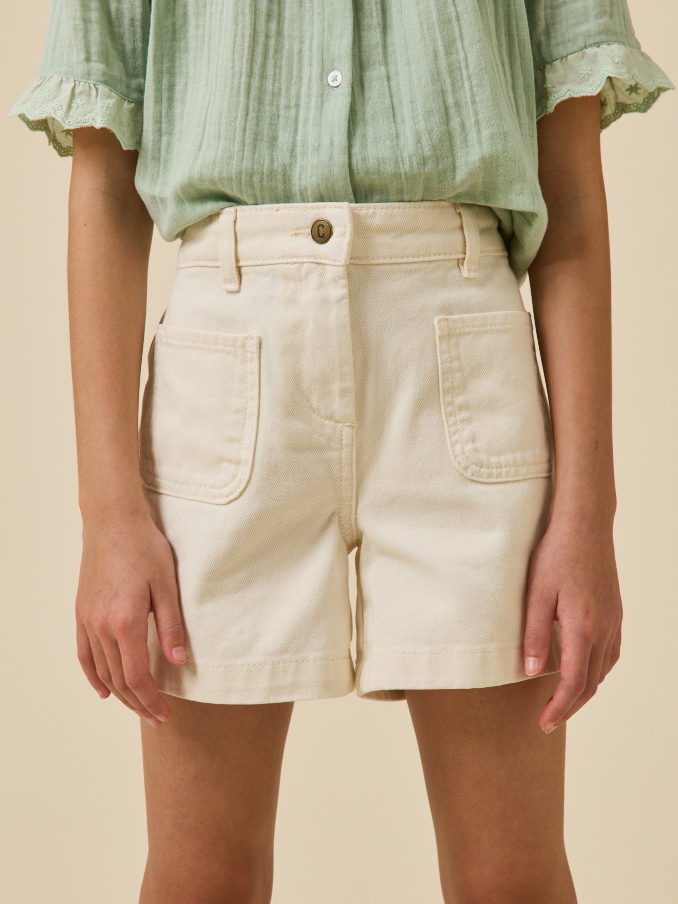 Meisjesshort in gekleurd denim