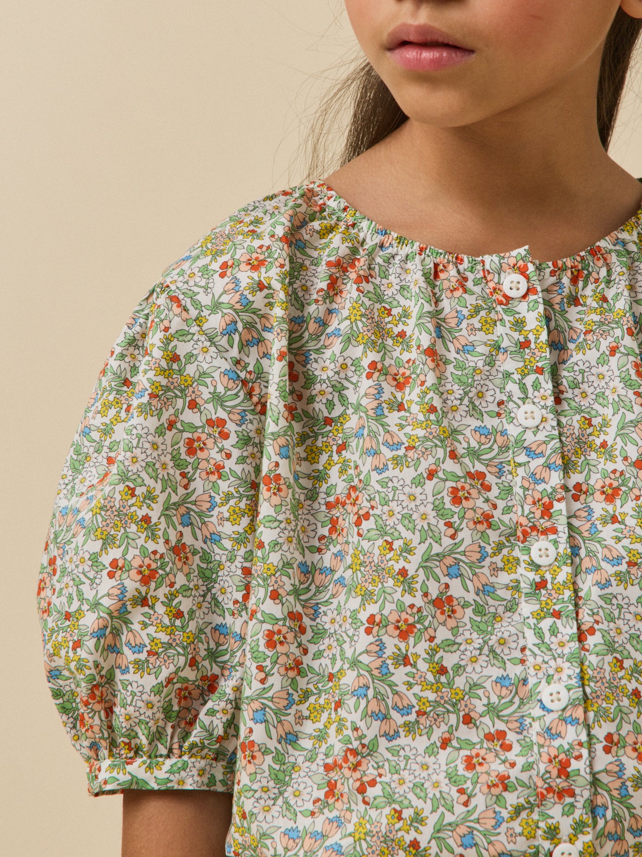 Meisjesbloes in Liberty-stof