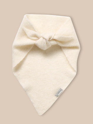 Driehoekige meisjessjaal van wol en mohair