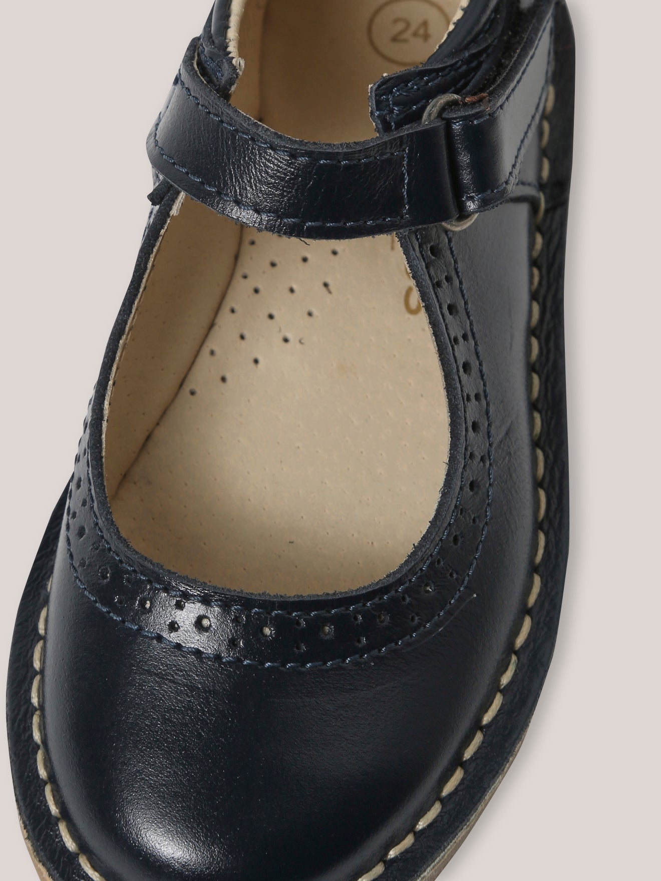 Leren babyschoenen met riempje
