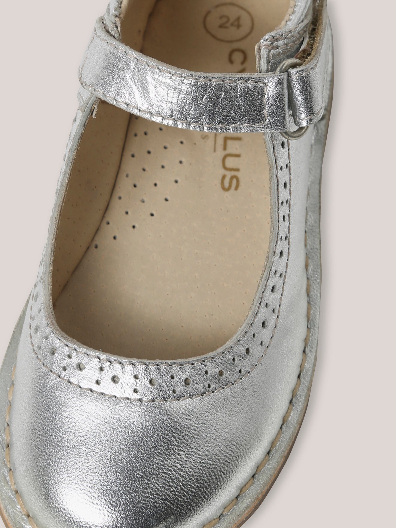 Leren babyschoenen met riempje