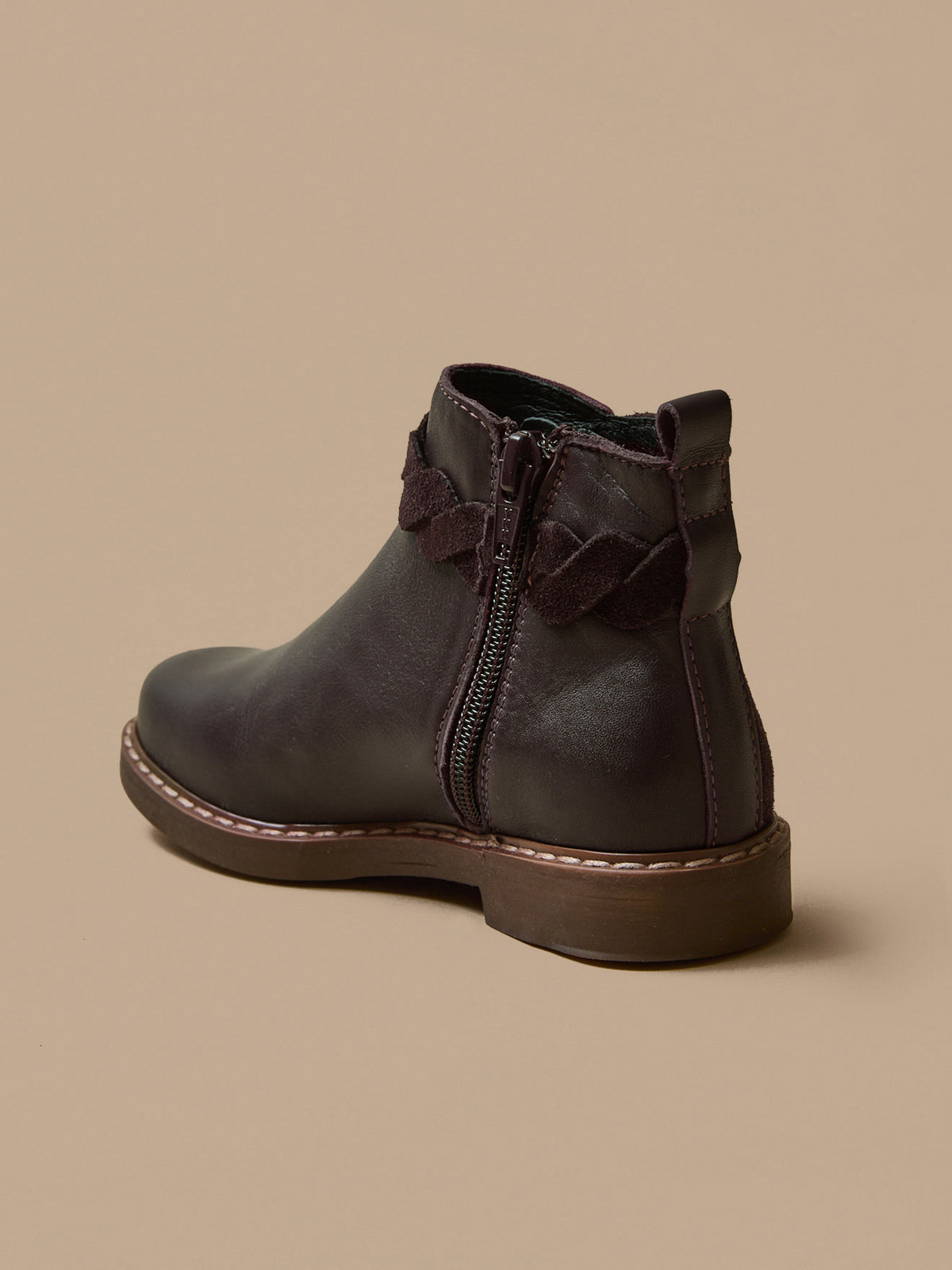 Leren meisjesboots met vlechtwerk