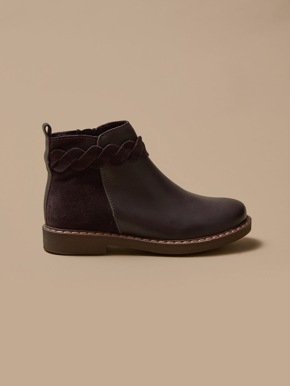 Leren meisjesboots met vlechtwerk