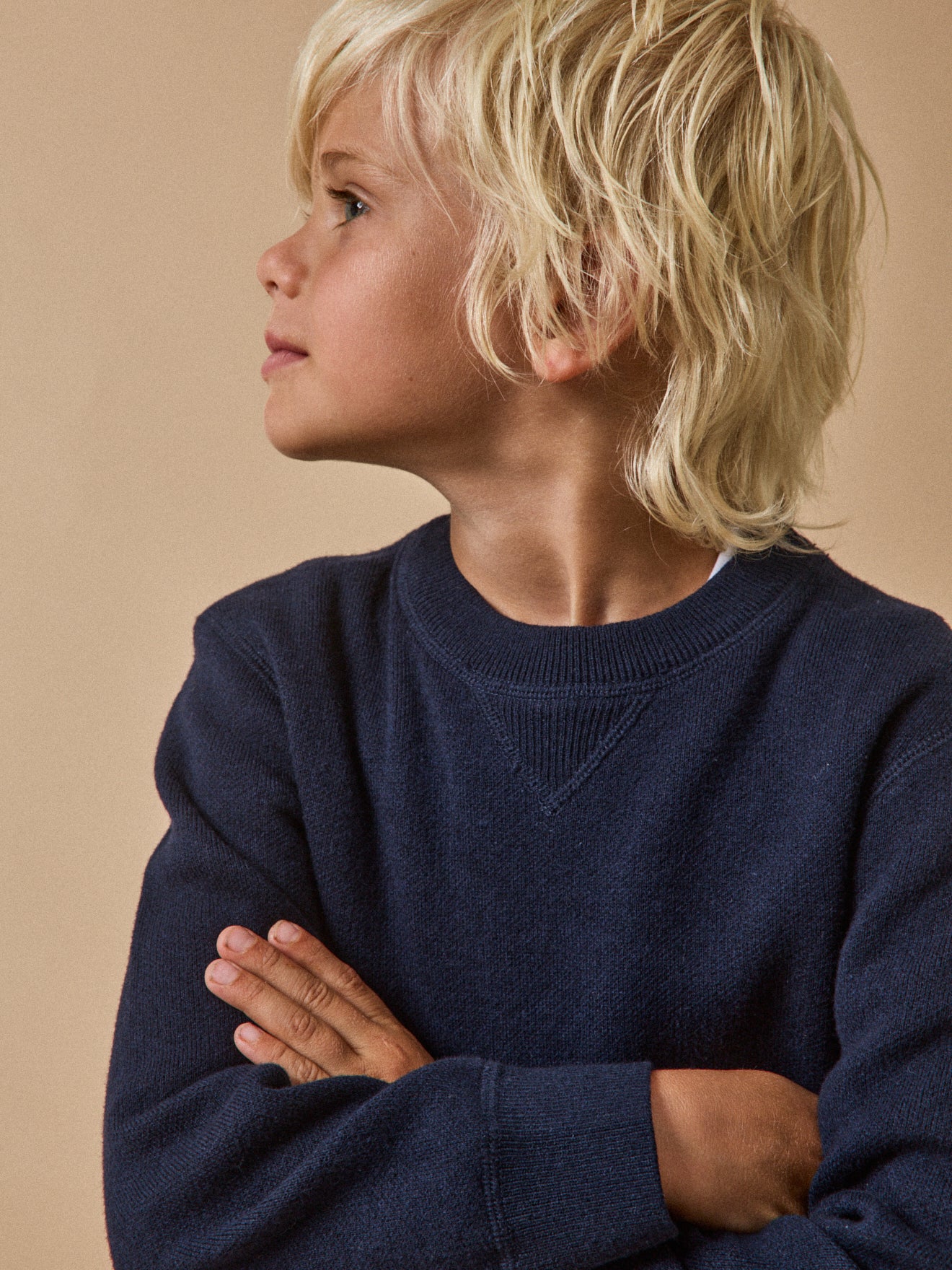 Jongenstrui in sweaterstijl