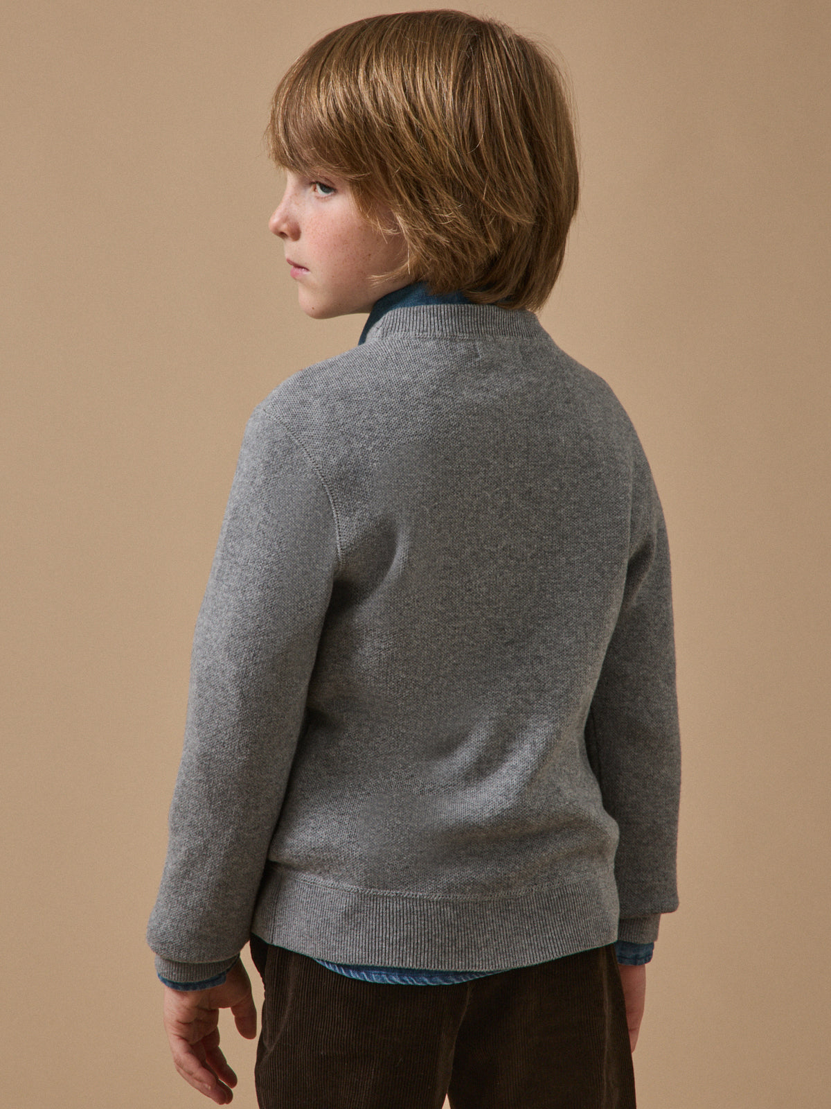 Jongenstrui in sweaterstijl
