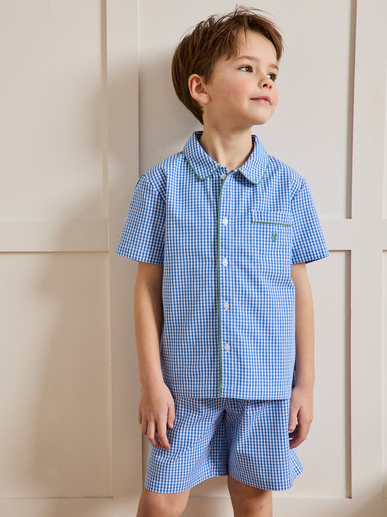 Jongensshortama met vichymotief