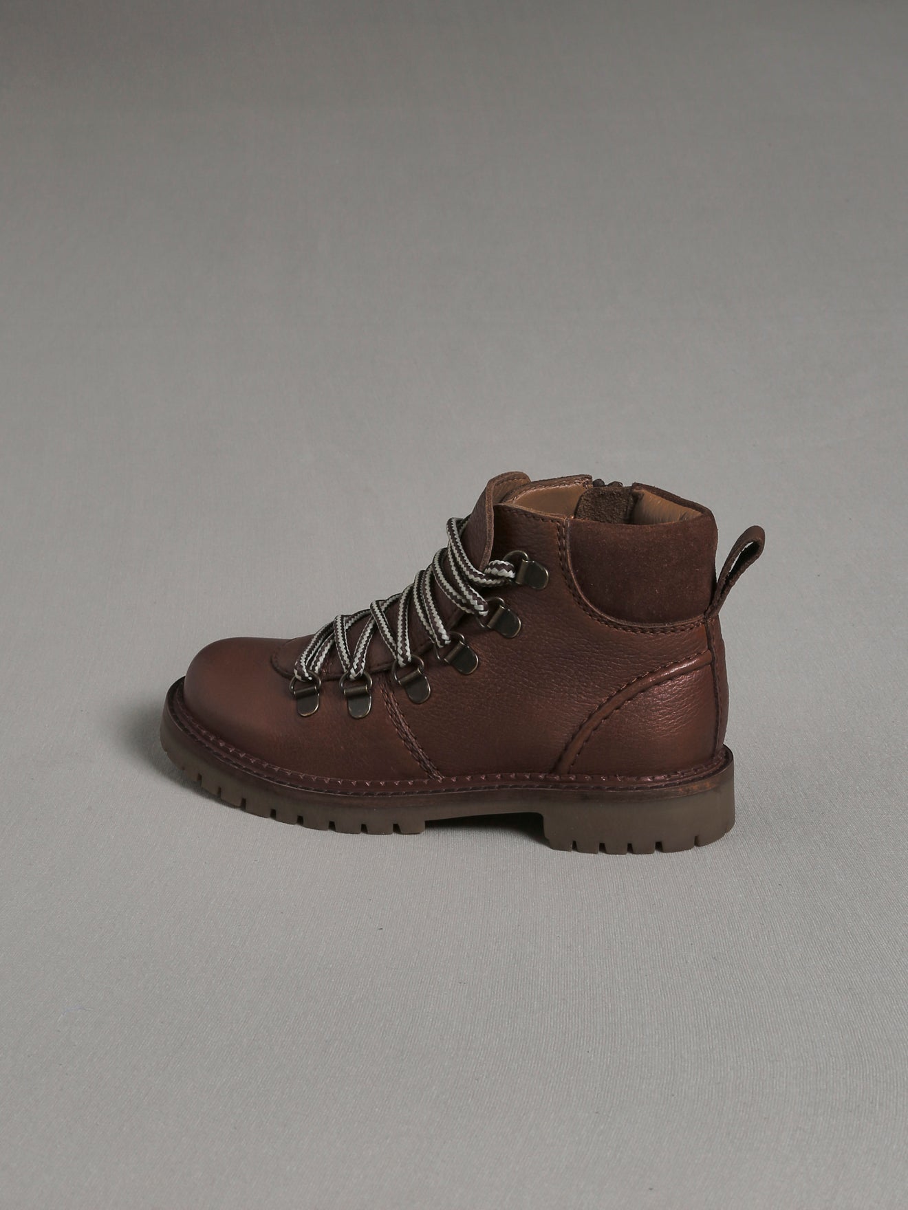 Leren jongensschoenen in bergstijl
