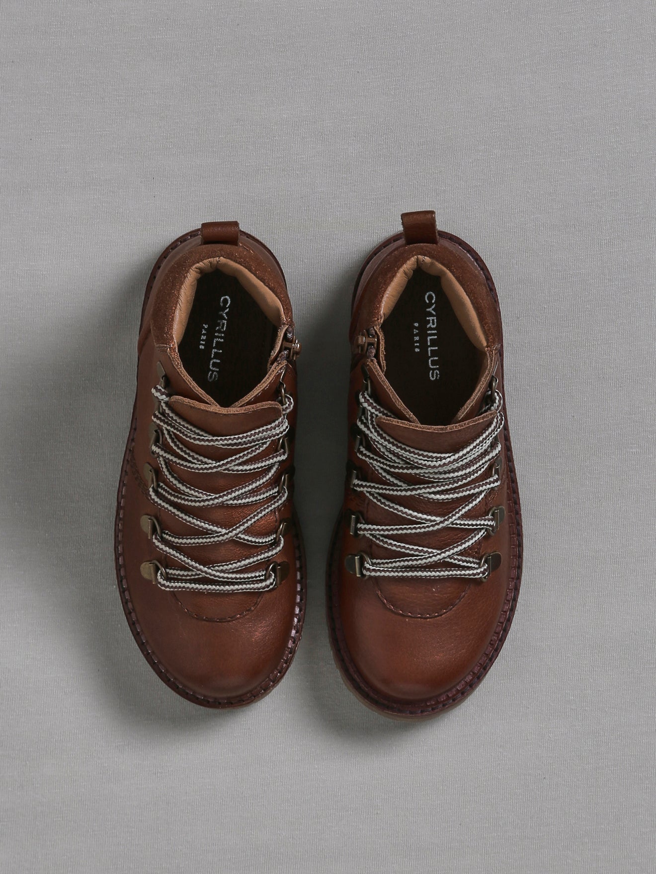 Leren jongensschoenen in bergstijl