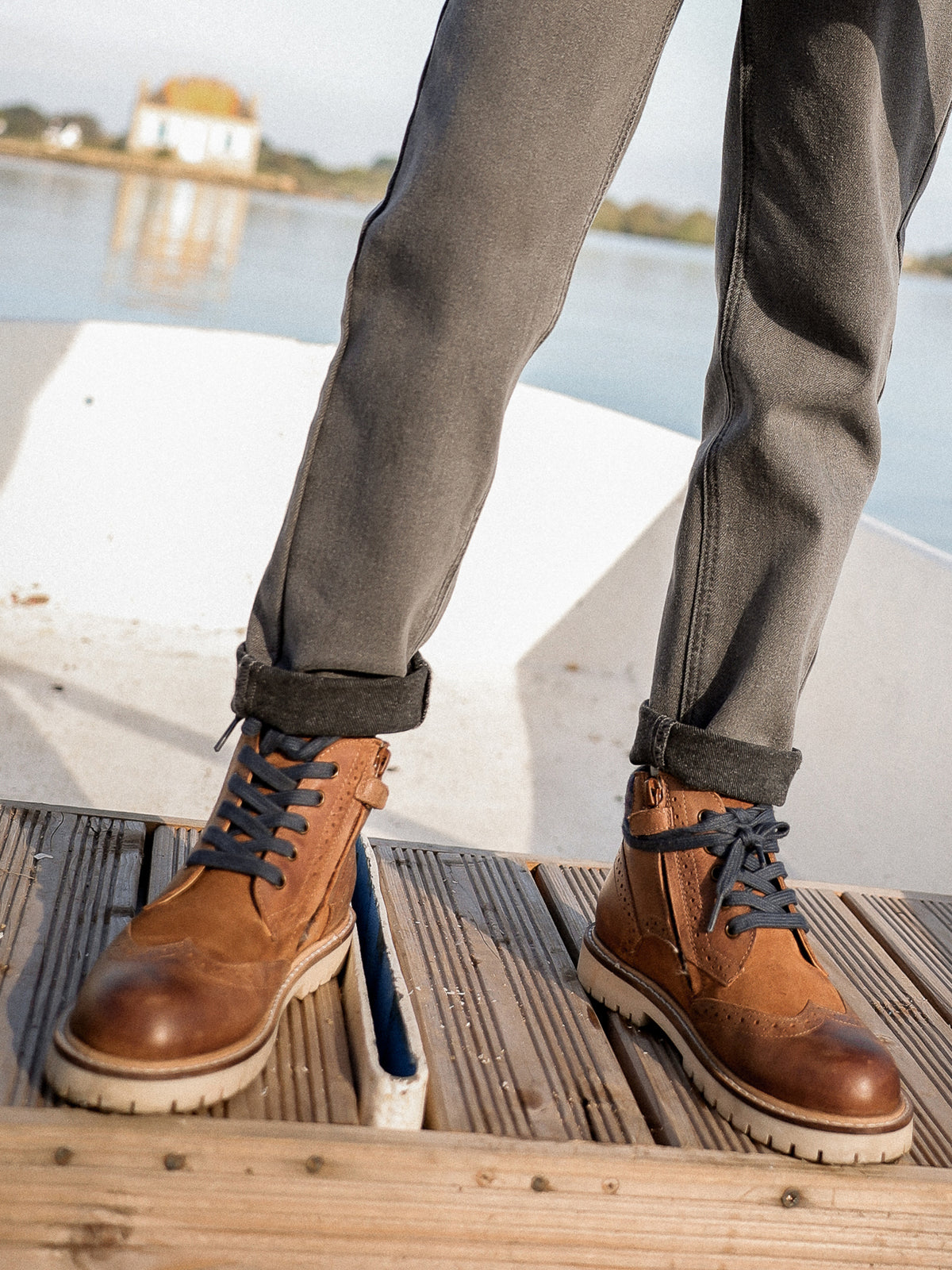 Jongensbottines in leer