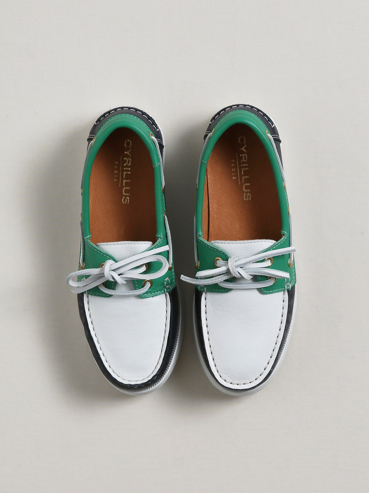 Chaussure bateau en cuir Garçon