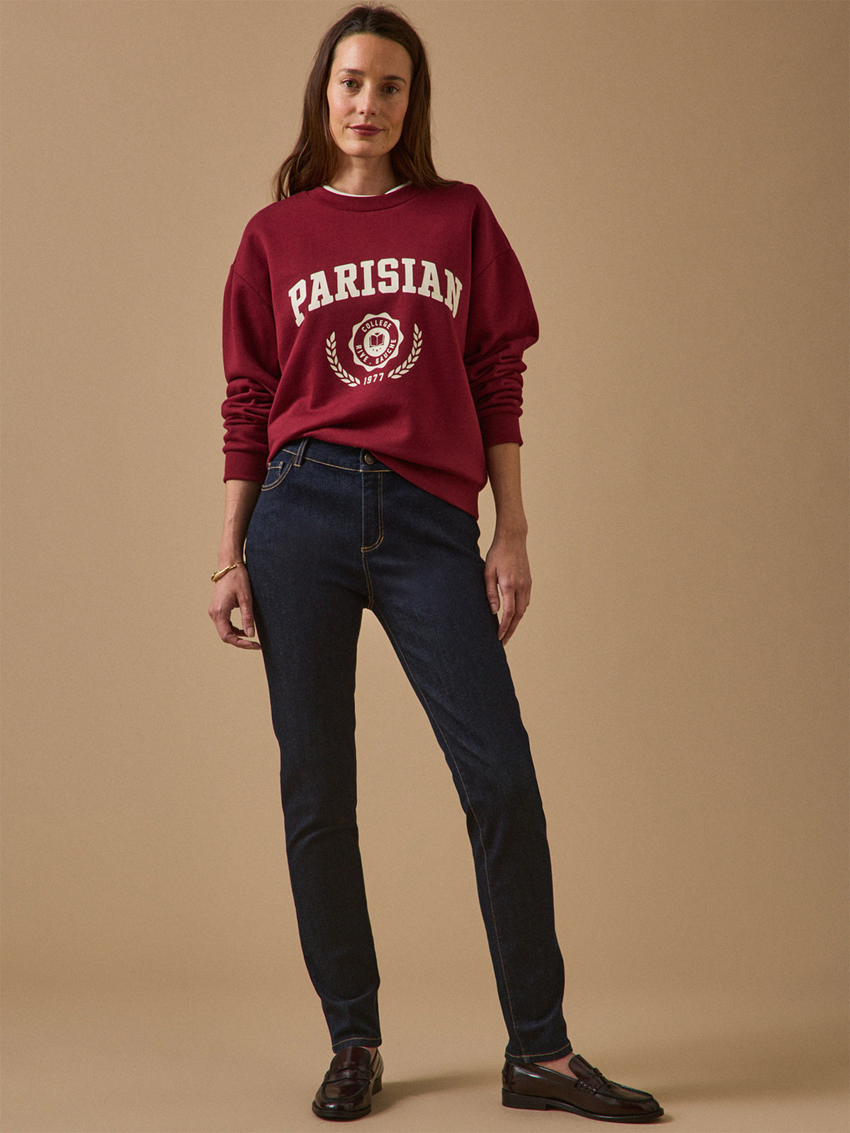 LOOKBOOK_DENIM_FEMME_SLIM_BRUT_AVEC_SWEAT_PARISIAN