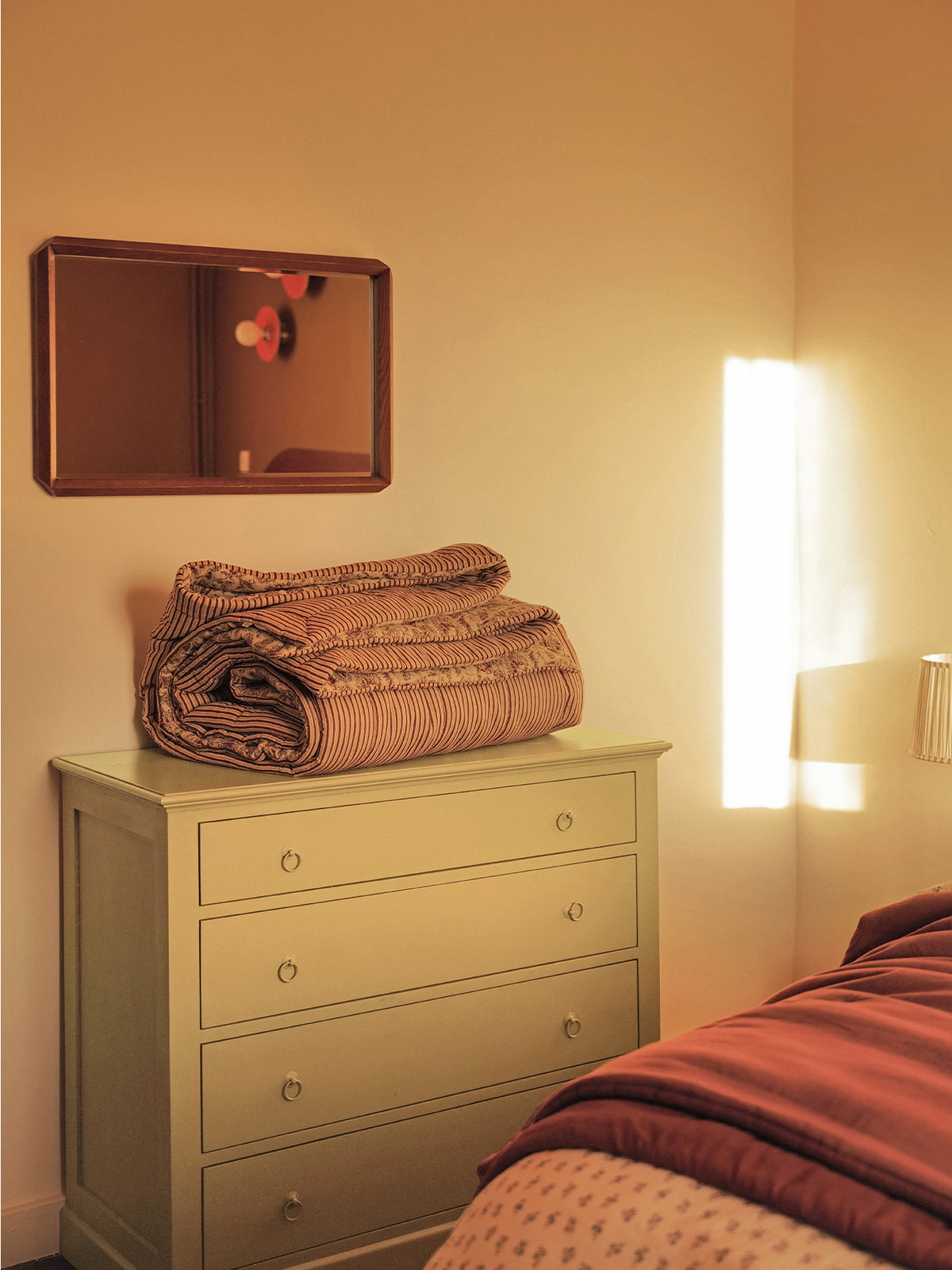LOOKBOOK_La_Bourgogne_Maison-commode_verte