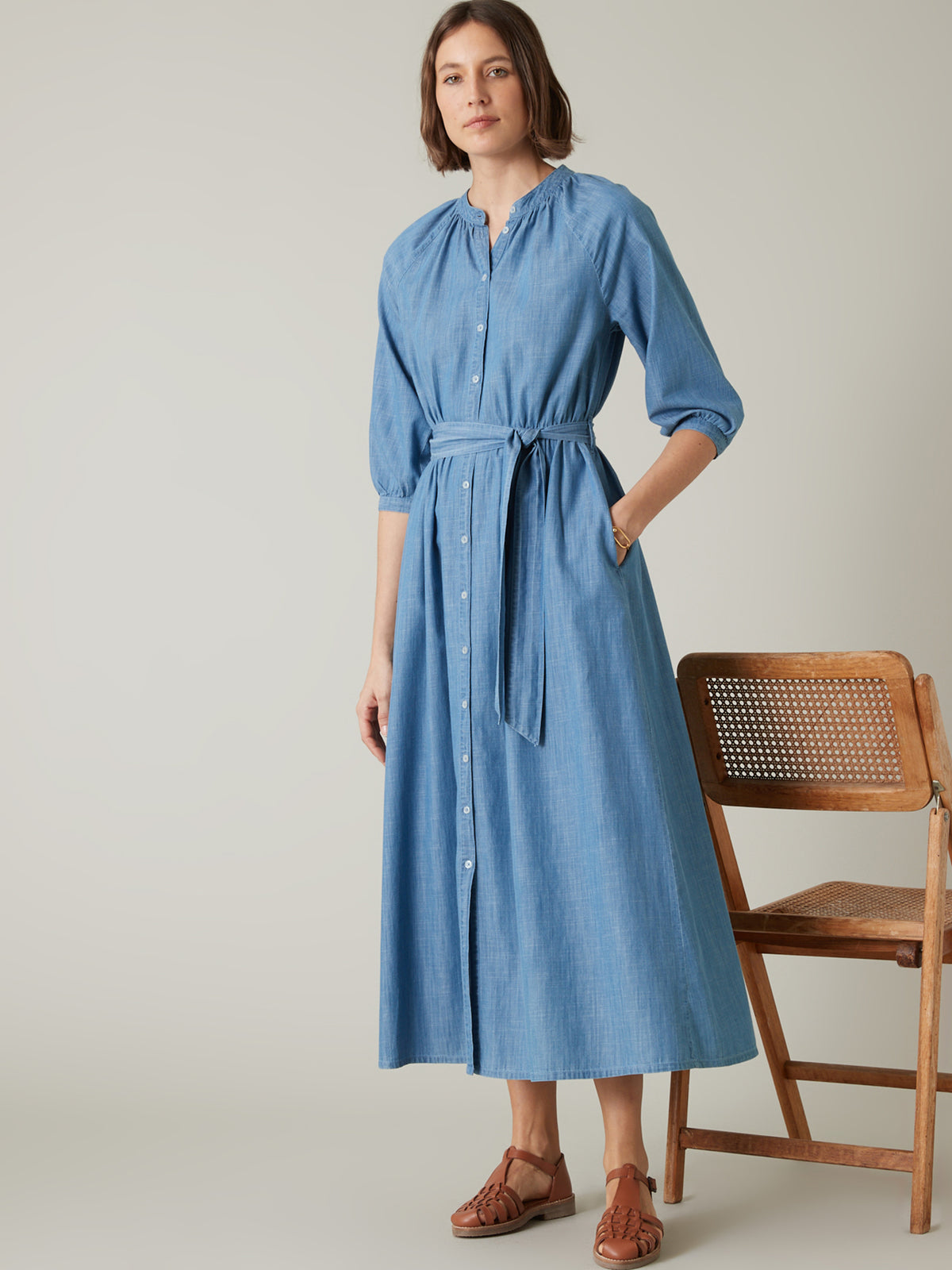 Lange damesjurk in licht denim