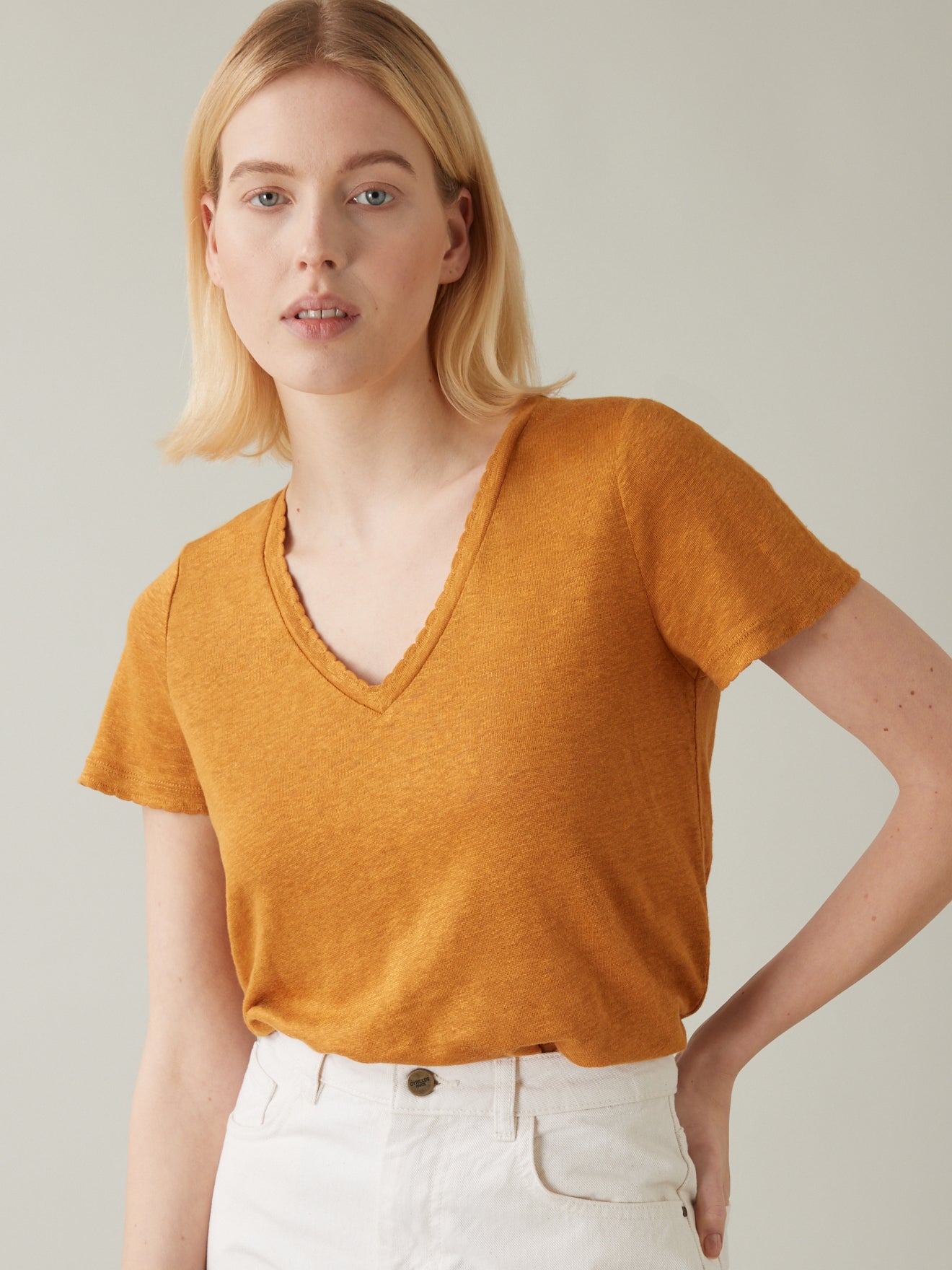 Linnen damesshirt met V-hals