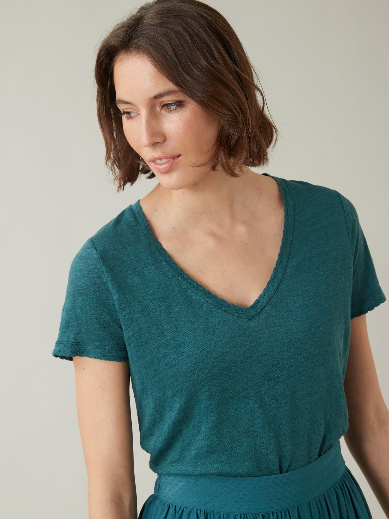 Linnen damesshirt met V-hals