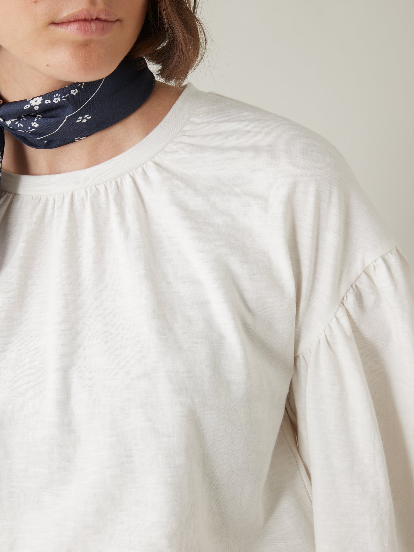 Damesshirt met ballonmouwen - biokatoen