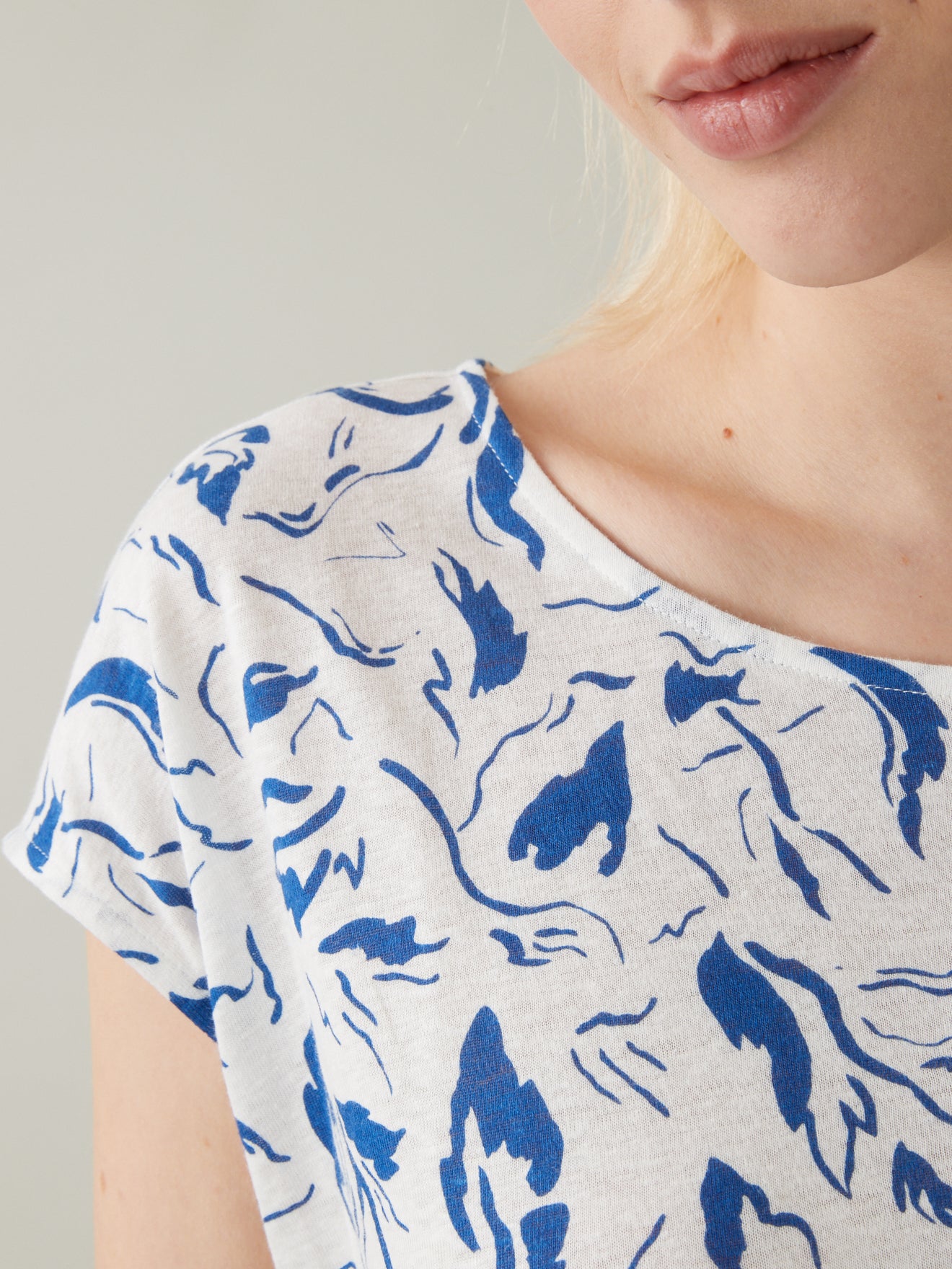 Damesshirt in linnen en viscose met Iris-print