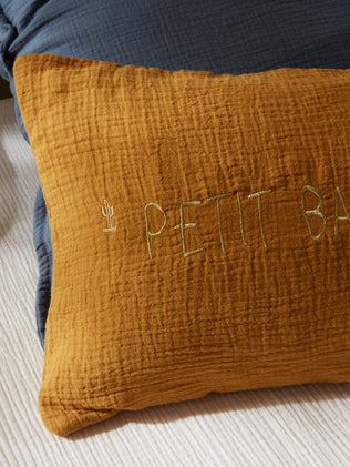 Coussin "Petit bandit" en gaze de coton