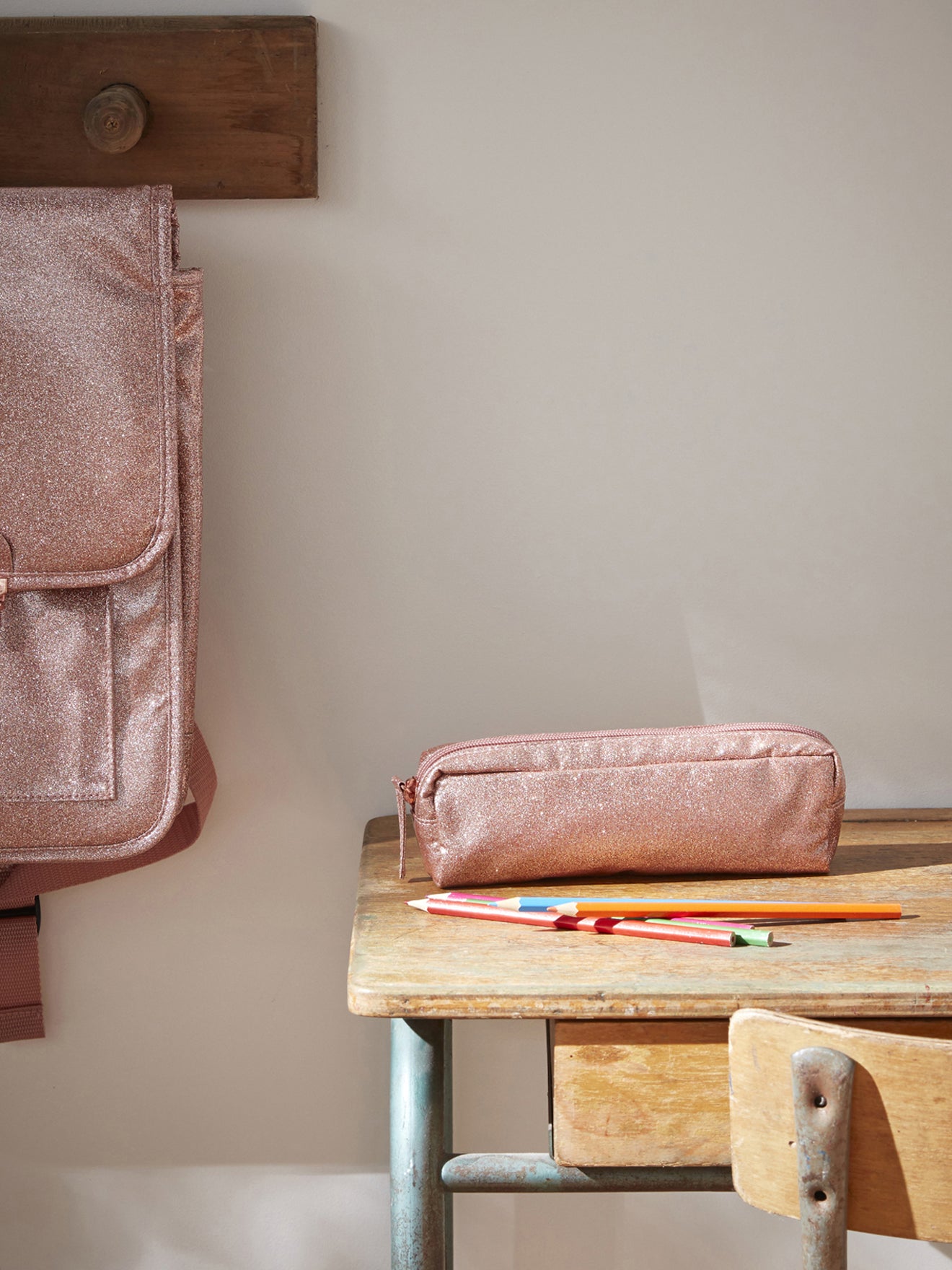 Trousse enduite paillettes