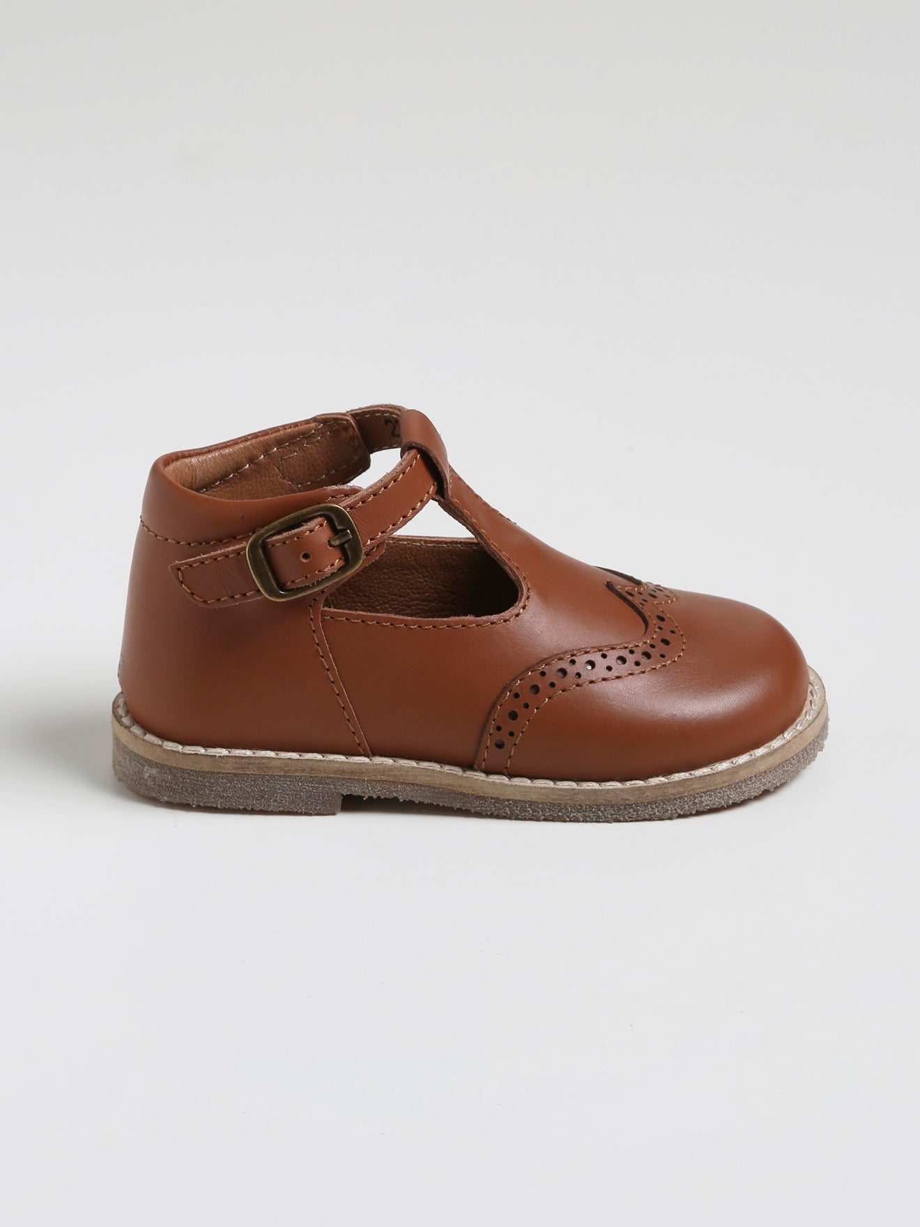 Salomés bout fleuri en cuir bébé
